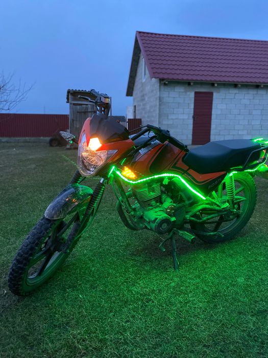 Продаєця mystang 150