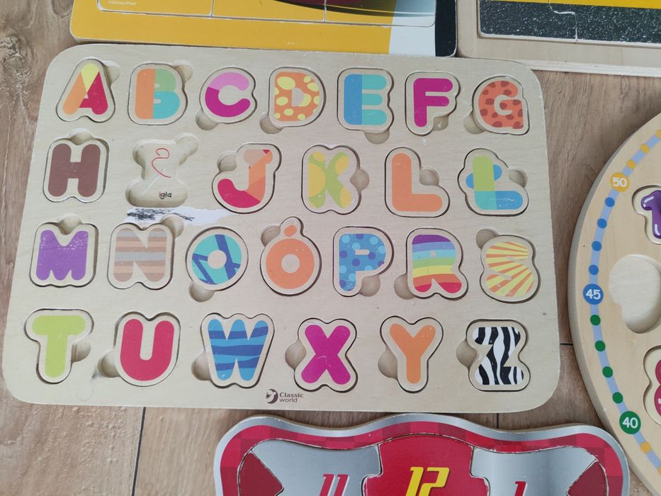 Zestaw puzzlii drewnianych, zegar, alfabet, auta
