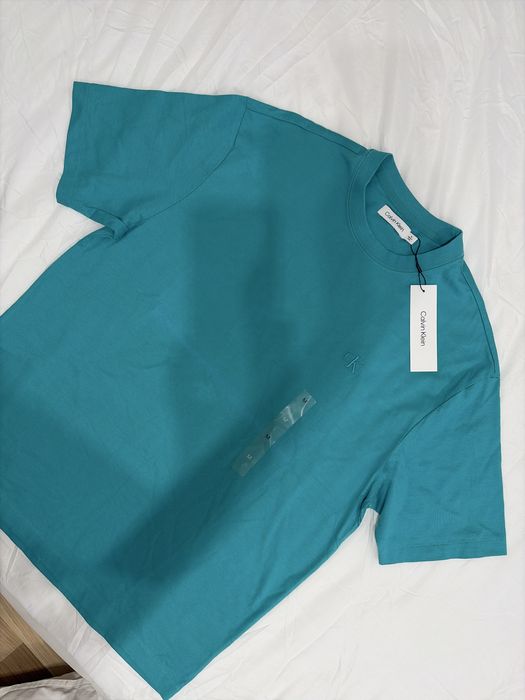 Calvin Klein чоловіча не підійшов розмір.