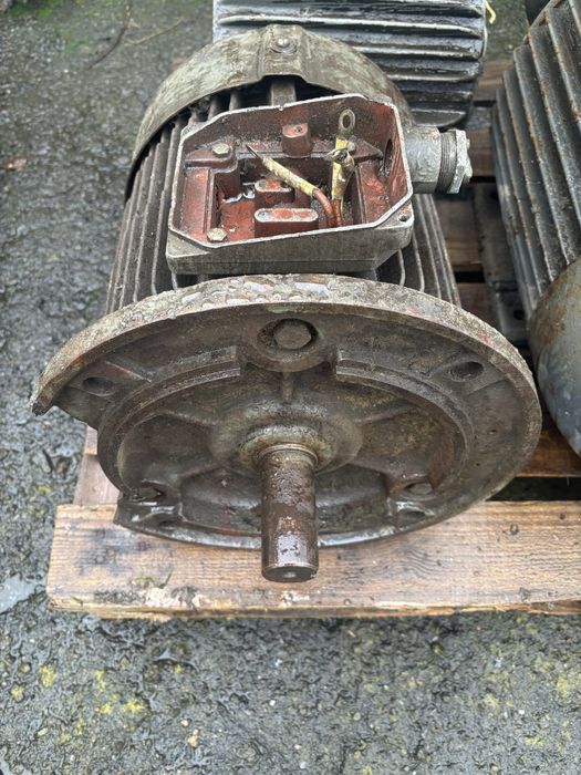 Продам електродвигуни 15кВт, 7,5 кВт, 5,5 кВт