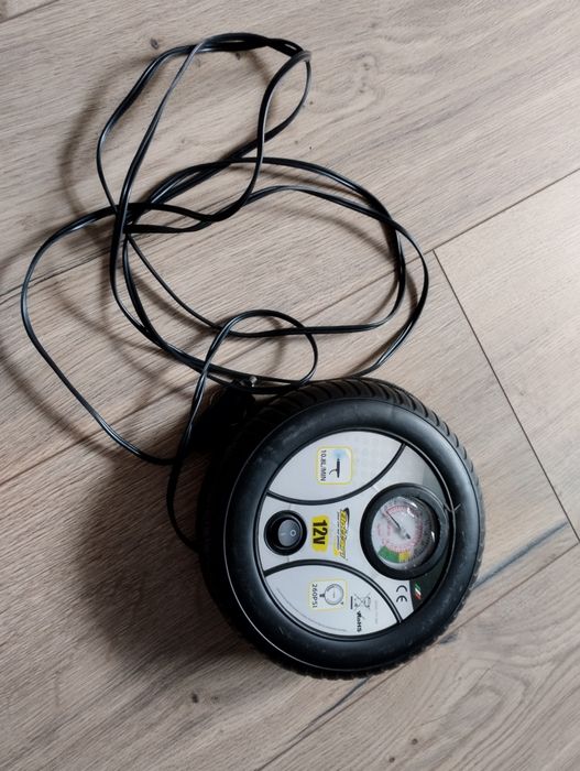 Kompresor z manometrem