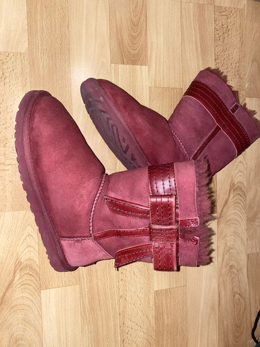 Bordowe UGG z kokarda