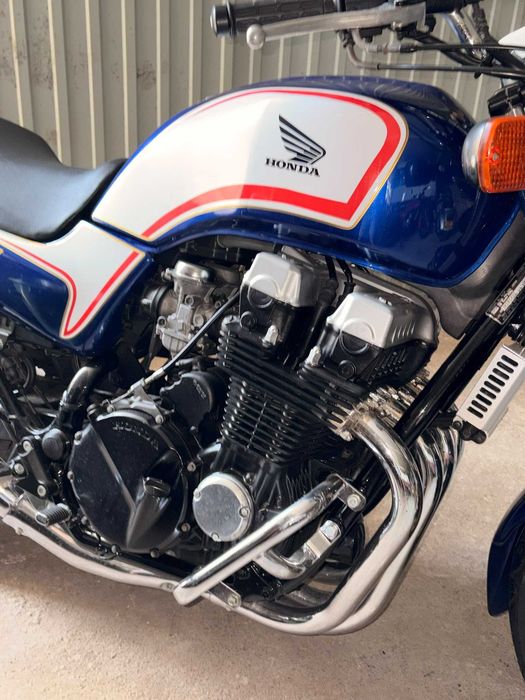Honda CB750 Restaurada