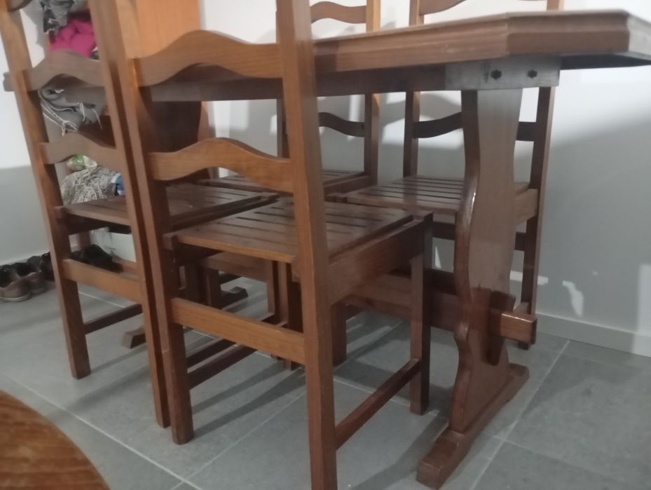 Conjunto mesa + 4 cadeiras