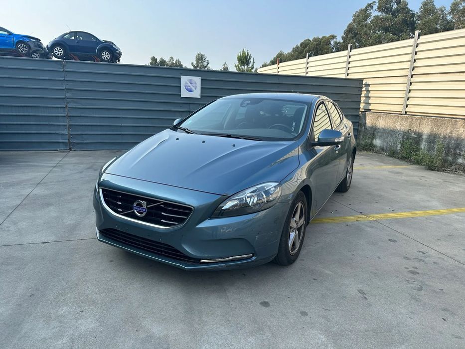 VOLVO V40 D3 DE 2014 PARA PEÇAS