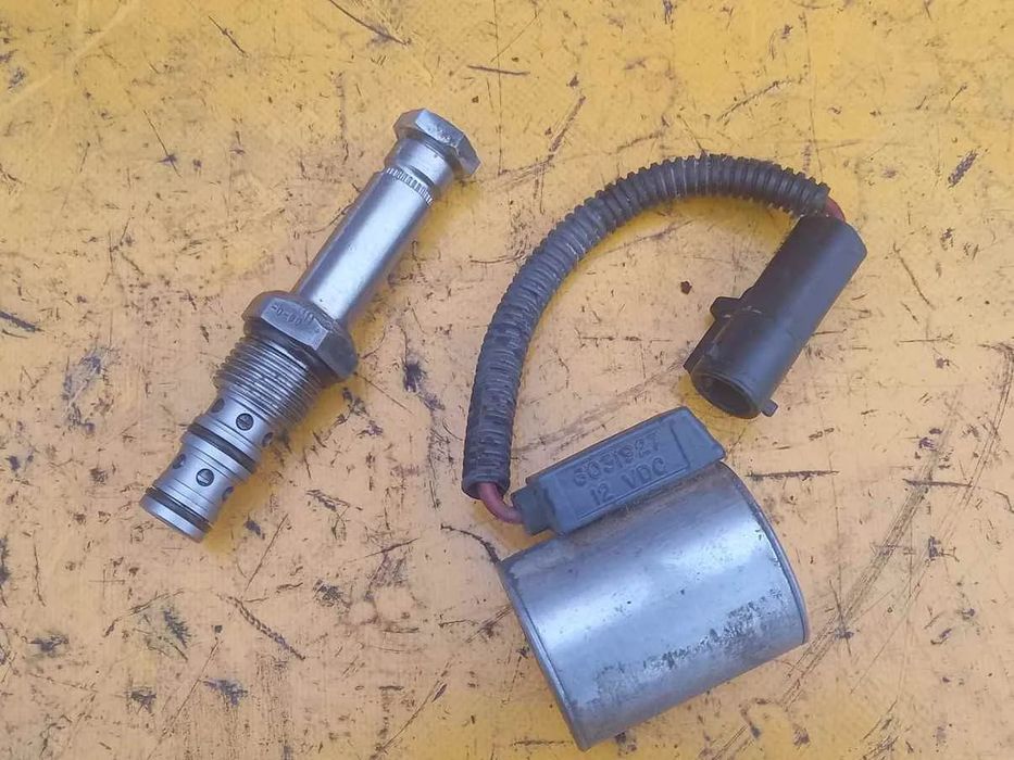 Elektrozawór blokady tylnego dyferencjału New Holland 6640