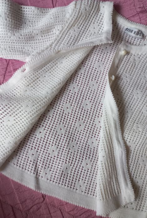 В'язаний кардиганчик на дівчинку