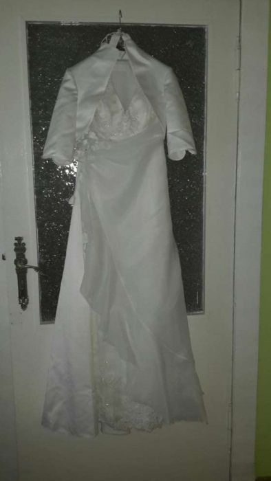 Aktualne Suknia ślubna z piękną koronką rozm. 38