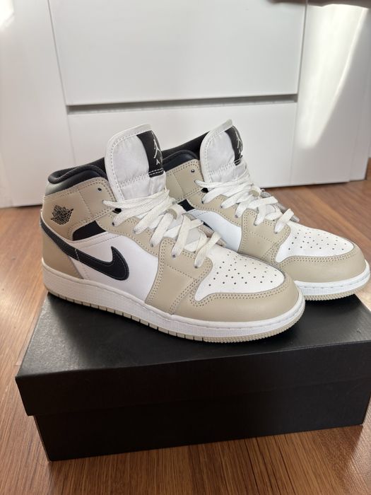 Air Jordan 1 Mid beżowe