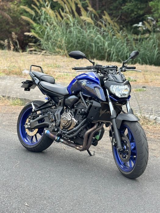 Yamaha mt 07 azul
