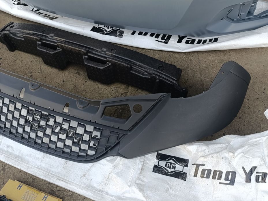 Бампер WV Tiguan USA 2011-16 тігуан 5N0807217ESGRU