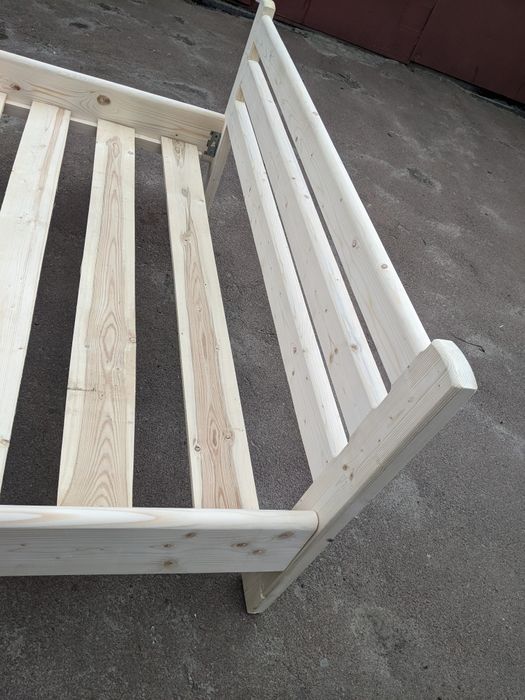 Продам кровать ''смерека''