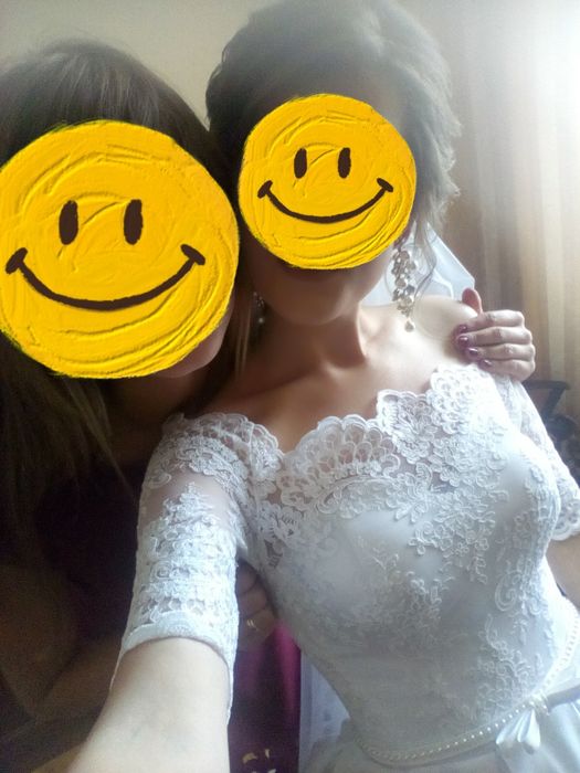 Весільна сукня атласна