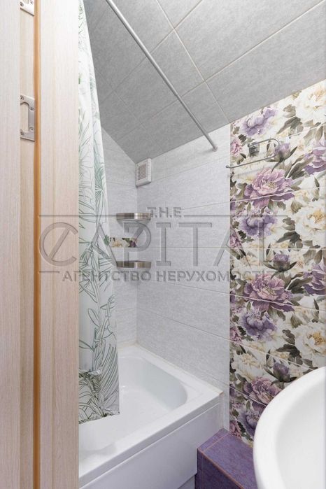 Сучасний будинок 190 м² на 7 сотках у Бортничах.