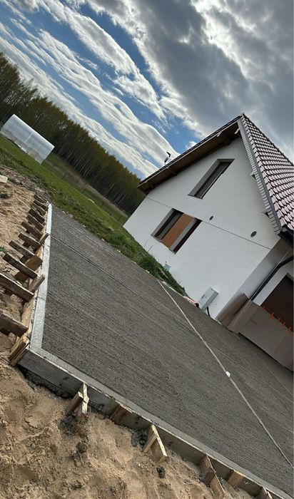Posadzki przemyslowe, Płyty fundamentowe, Beton Szczotkowany