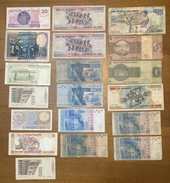 19 notas de diversos Países
