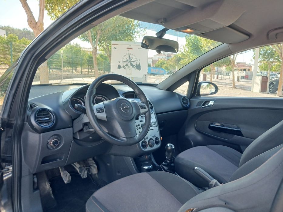 Opel corsa D 1.3cdti Hatchback
