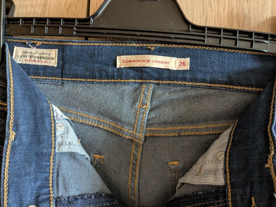 Жіночі джинси Levi's 724 модель
