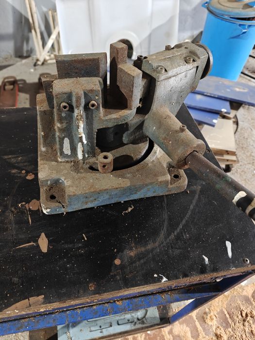 Ferramenta para dobrar ferro