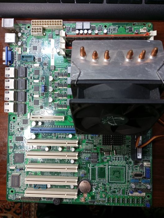 Материнська плата ASUS P8B-C/4L