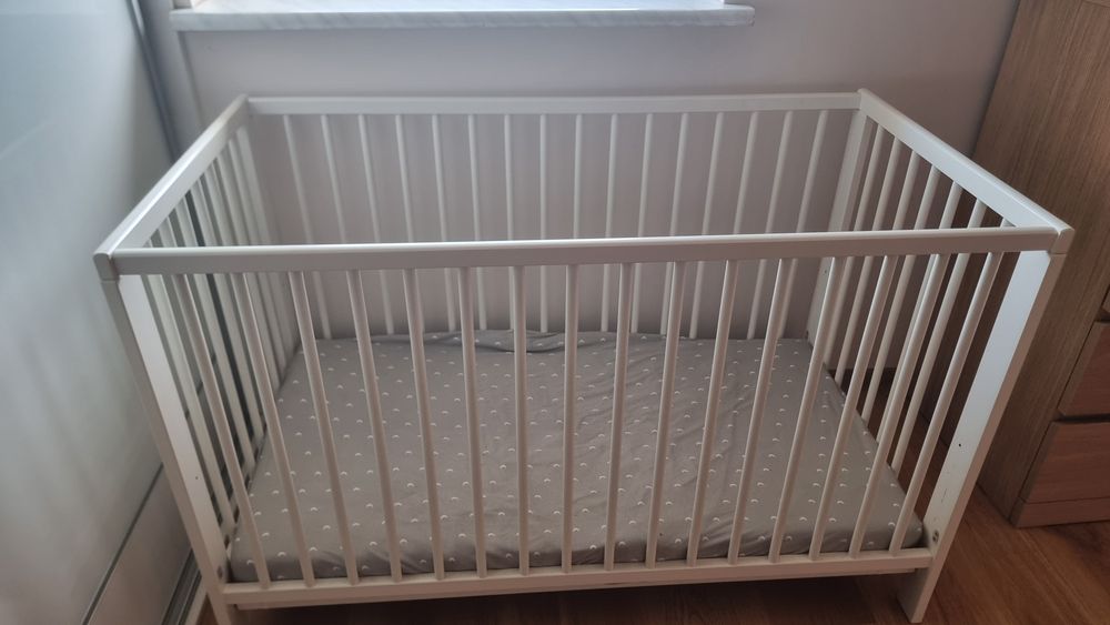 Łóżeczko ikea plus materac
