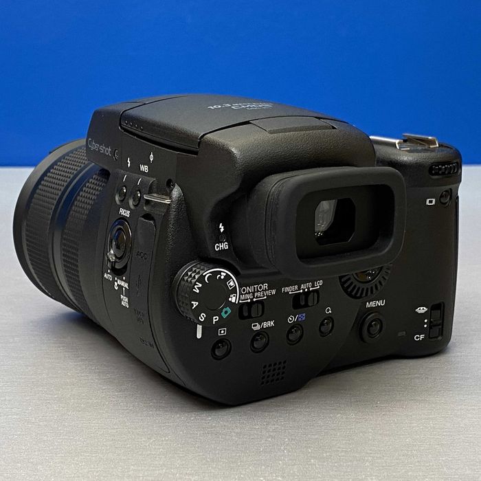 Sony Cyber-Shot DSC-R1 (10.3MP)