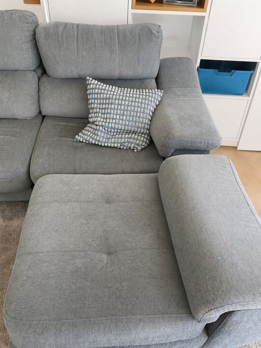 Sofa de 3 lugares + puff
