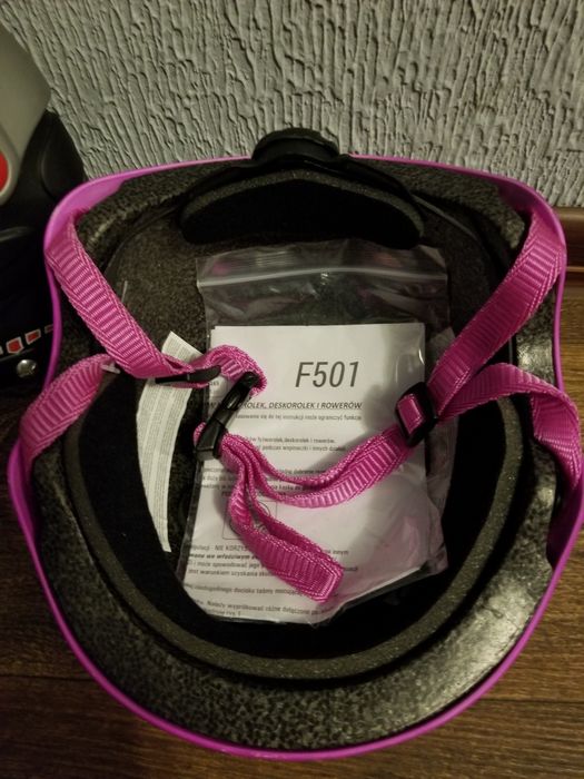 Ролики и шлем для девочки.