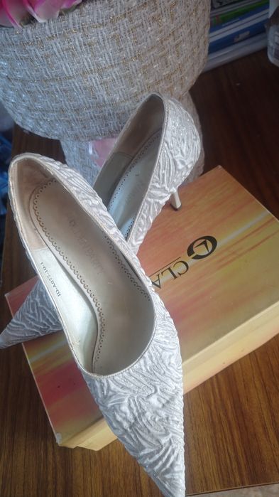 Продаю свадебные туфли