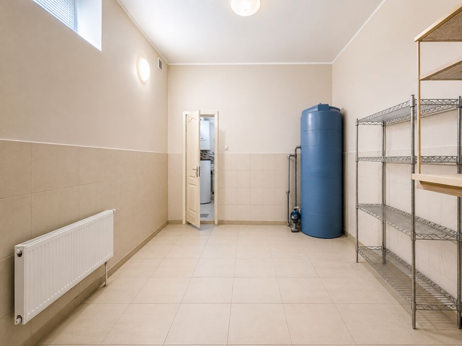 Продаж будинку Центр міста 280м2 ,6 соток ,5 кімнат , гараж №1774