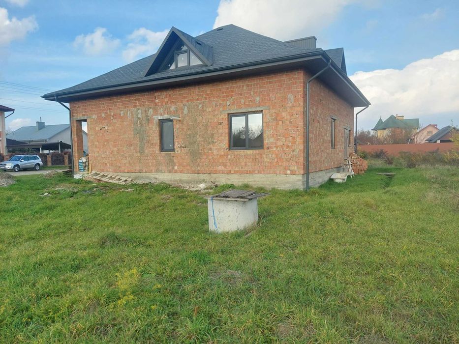 Продається Будинок недалеко від центру Садгори +380665799021