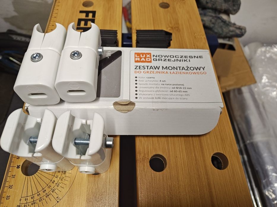 Zestaw montażowy grzejnika łazienkowego