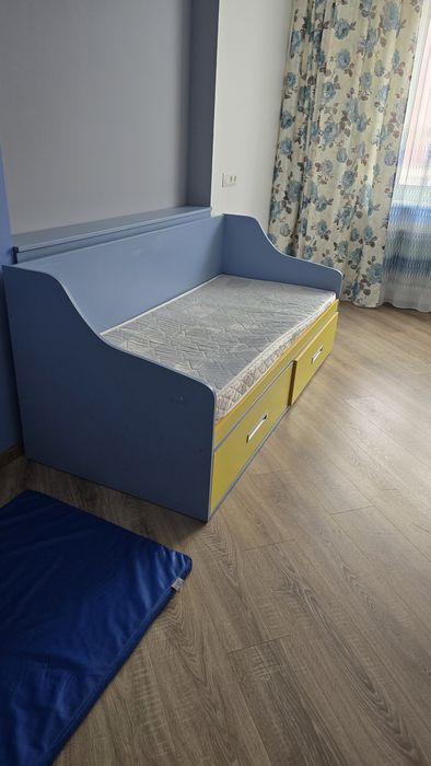 Підліткове ліжко з матрацом і шухлядами
