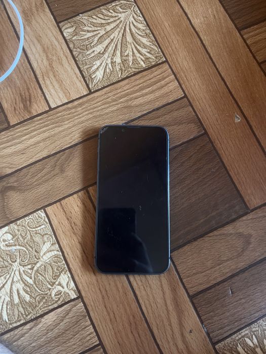 IPhone 13 mini продам на запчастини