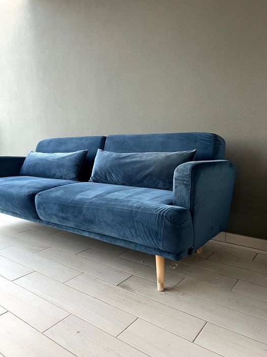 Sofá clic-clac de 3 lugares em veludo azul-escuro