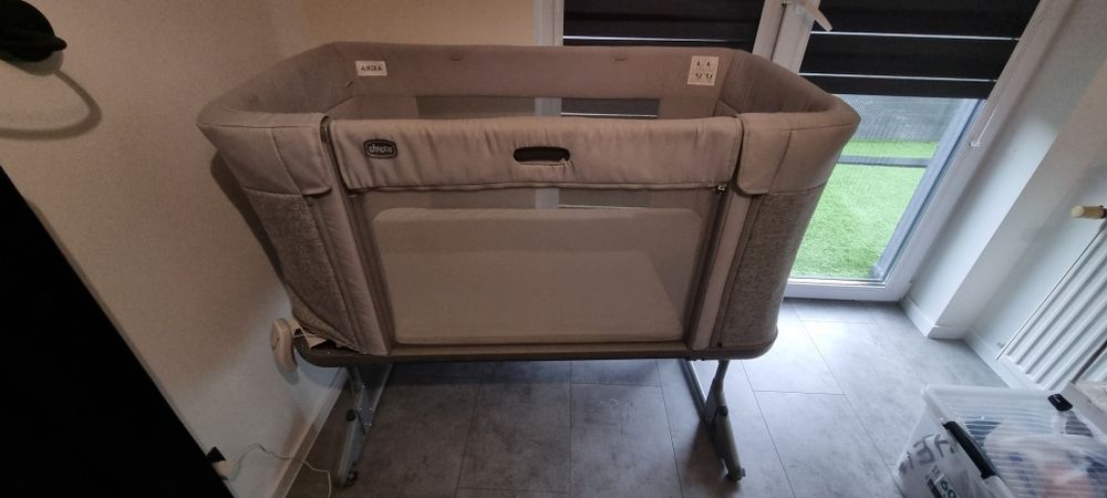 Łóżeczko chicco next2me