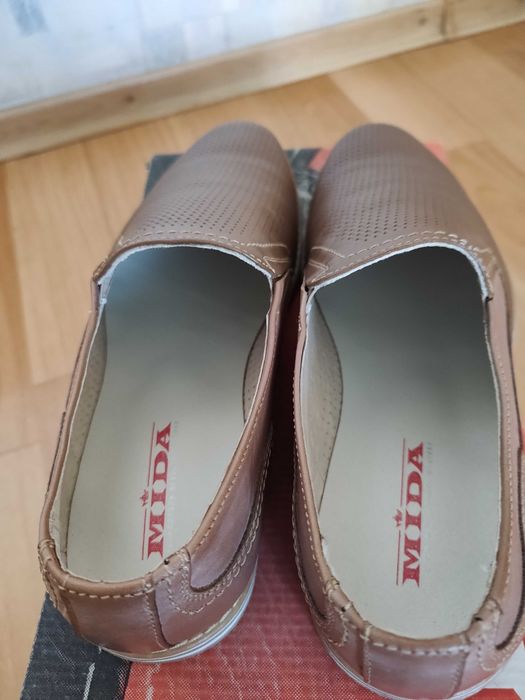 Продам туфлі Mida