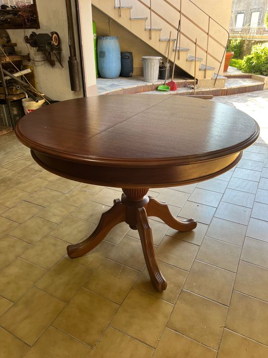 Mesa e Cadeiras de Madeira