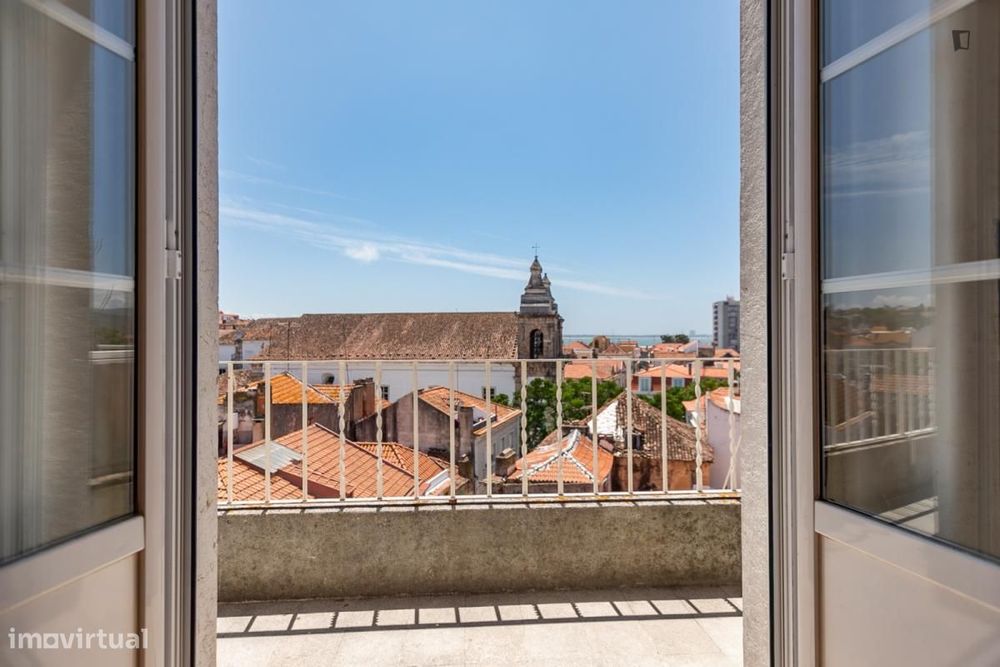 Quarto - localizado em Setubal