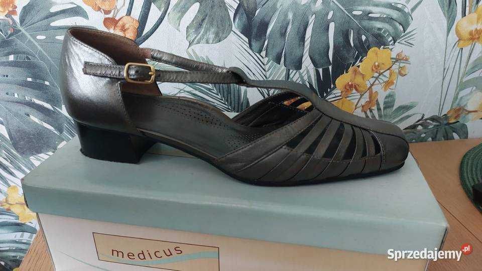 Sandałki nowe ze skóry