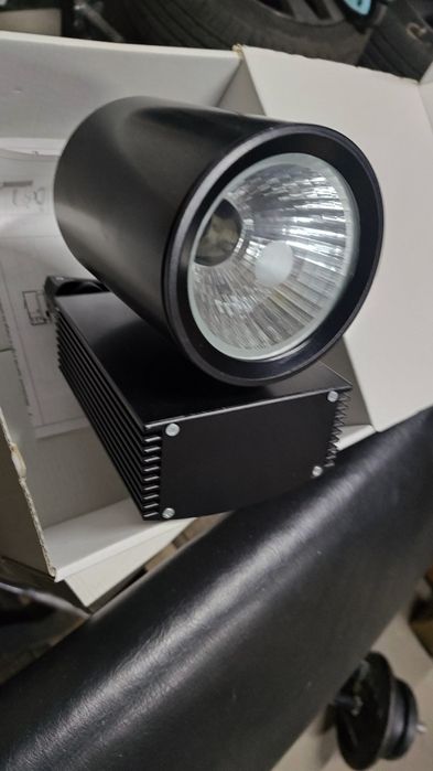 PROJEKTOR Metalohalogenowy RAY CZARNY 35W 230V do szynoprzewodu PX101