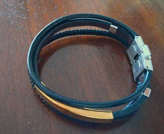 Pulseiras cabedal e metal
