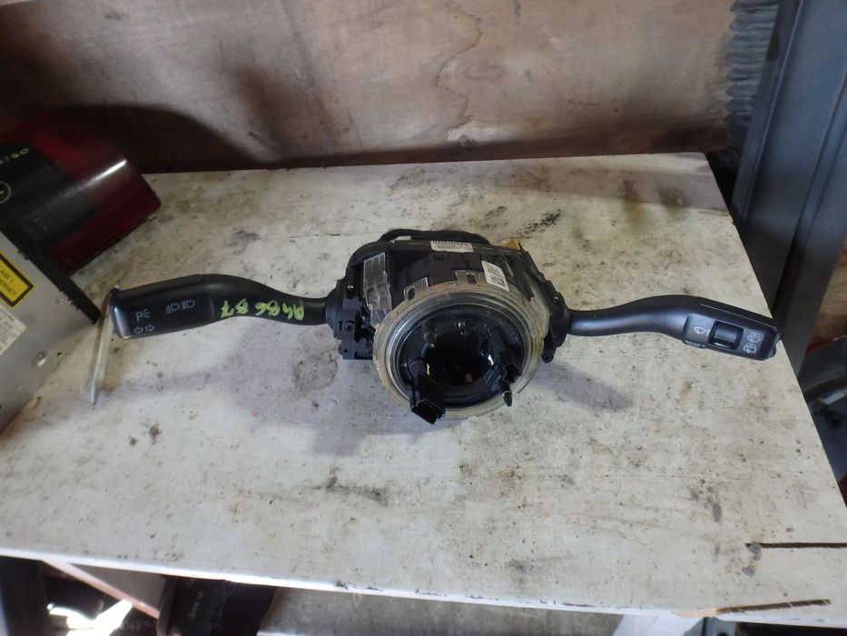 Przełacznik pod kierownice Audi A4 B7 kombi