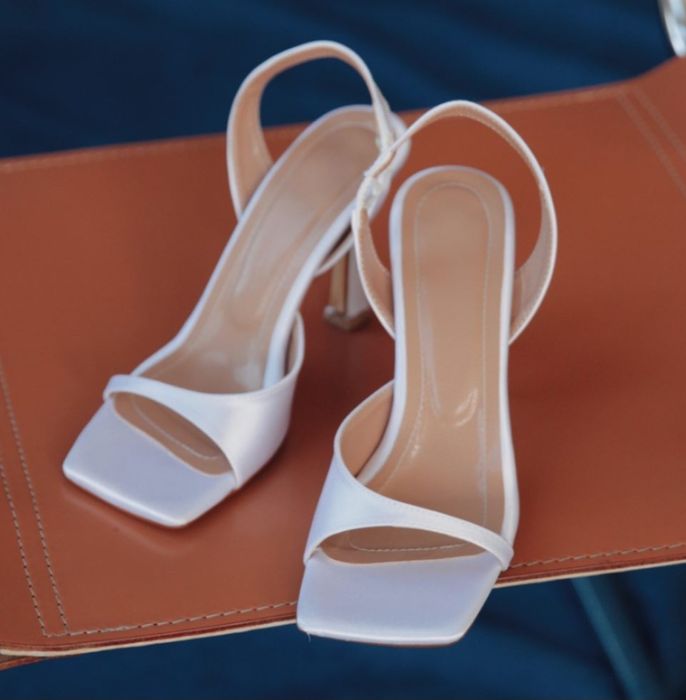 Нові весільні босоніжки, 39 р.