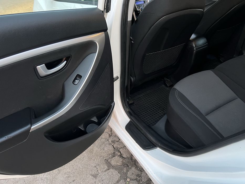 Продам і30 на автоматі