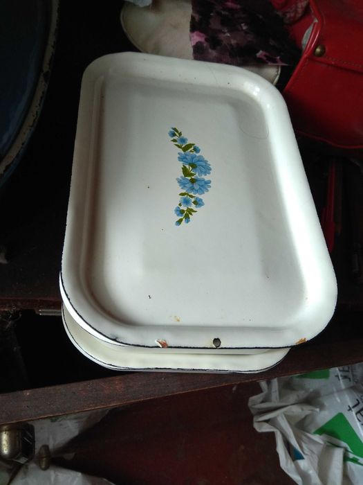 Продам ложки,  вилки  тарелки, хрусталь,  вазы, кастрюли, сервизы итп