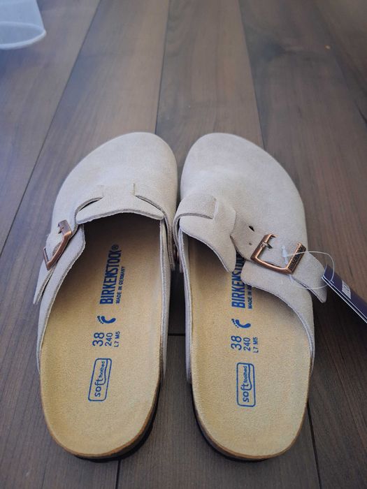 Birkenstock model boston.