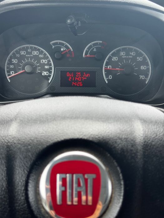 Fiat Fiorino 1.3 Multijet • Ano 2016 • Económica • Pronta a Trabalhar