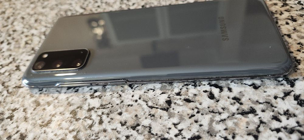 Samsung S20 8gb Ram 120 gb rom