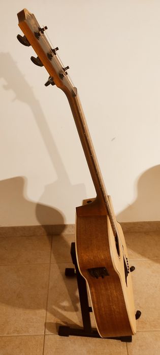 Guitarra Bromo Bat2ce